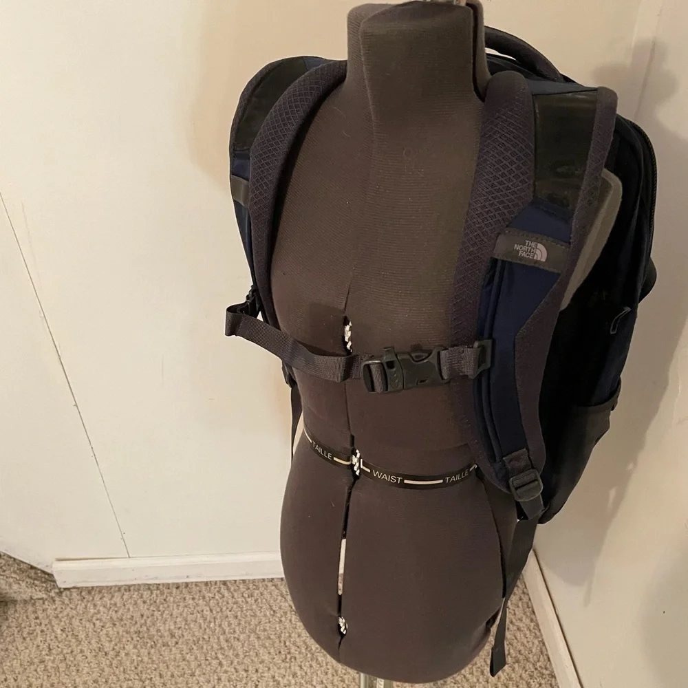 North face backpack - Picture 7 of 8